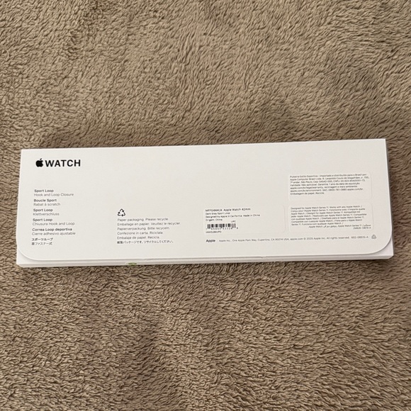 NWT - MFFG4AM/A Apple Watch 42mm - Dark Grey Sports Loop - Picture 3 of 5